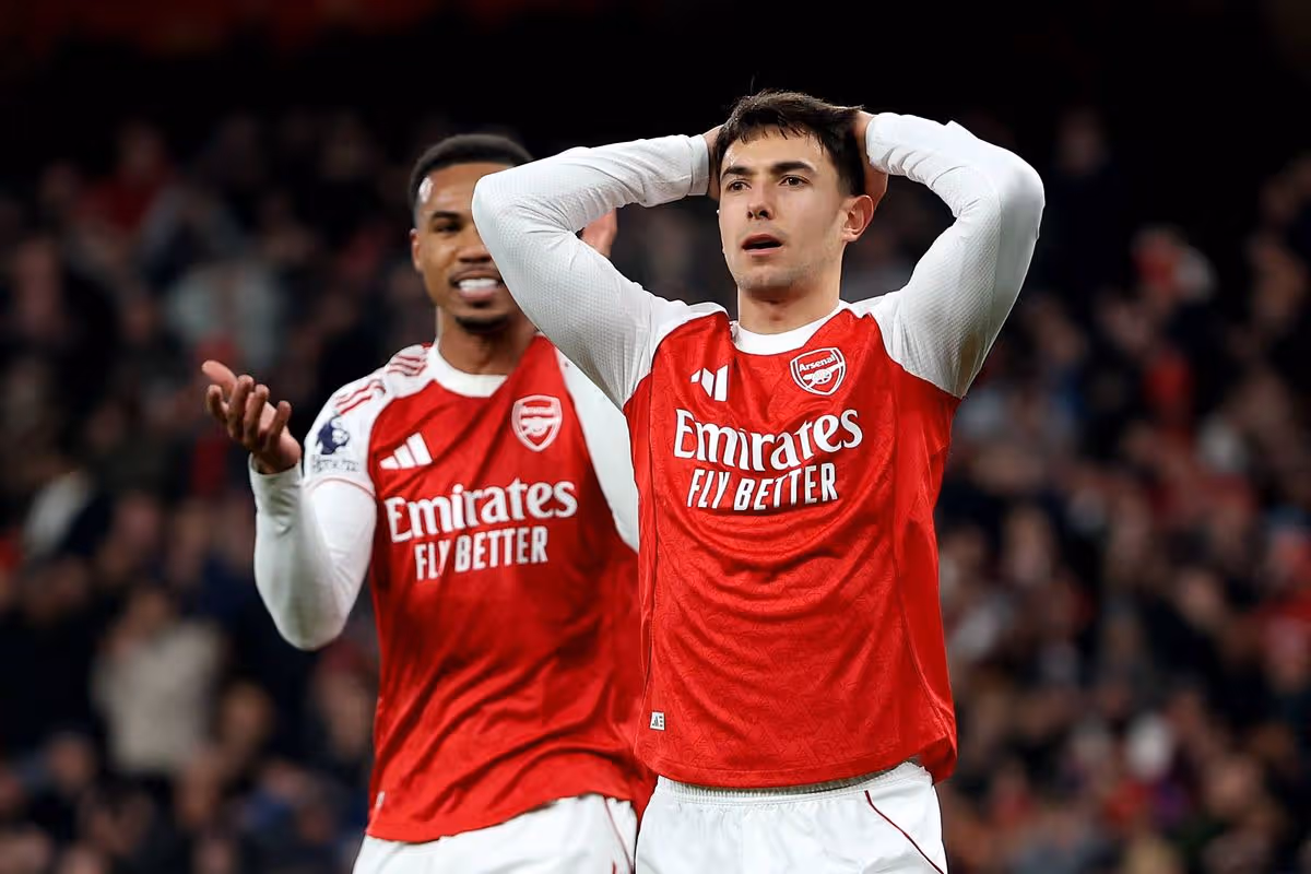 Η Άρσεναλ έπρεπε να κάνει σχεδόν… 200 χιλιόμετρα, για να φτάσει και να παίξει στην έδρα της Λιντς! Η Άρσεναλ έπρεπε να κάνει σχεδόν… 200 χιλιόμετρα, για να φτάσει και να παίξει στην έδρα της Λιντς!