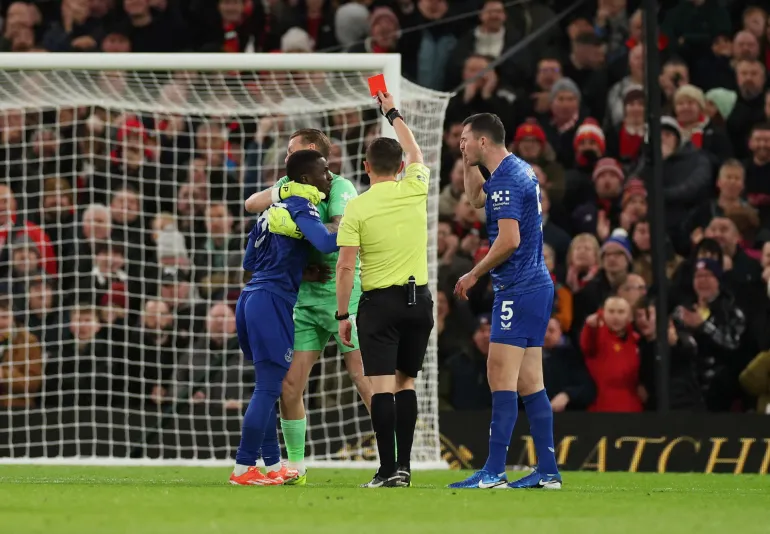 Ιντρίσα Γκάνα Γκέιγ τι έκανες: Η πιο… ανόητη αποβολή που θα δείτε σήμερα, στο Μάντσεστερ Γιουνάιτεντ – Έβερτον! Ιντρίσα Γκάνα Γκέιγ τι έκανες: Η πιο… ανόητη αποβολή που θα δείτε σήμερα, στο Μάντσεστερ Γιουνάιτεντ – Έβερτον!