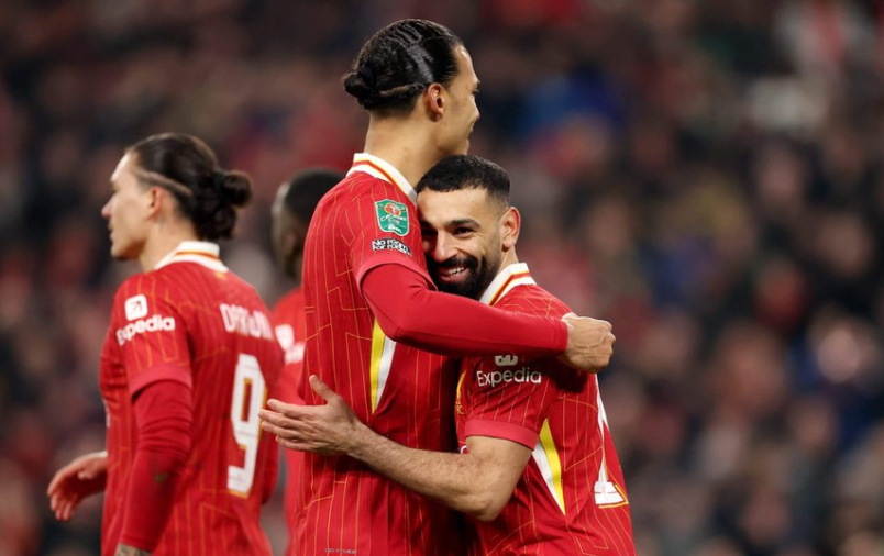 Φαν Ντάικ για Σαλάχ: «Τον ξέρω πολλά χρόνια, μιλήσαμε, αυτά τα λόγια δεν… βγαίνουν μπροστά στις κάμερες!» Φαν Ντάικ για Σαλάχ: «Τον ξέρω πολλά χρόνια, μιλήσαμε, αυτά τα λόγια δεν… βγαίνουν μπροστά στις κάμερες!»