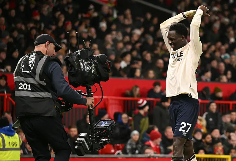 Ένα βήμα μπρος και δύο… πίσω για τη Μάντσεστερ Γιουνάιτεντ: Η Γουέστ Χαμ έκλεψε στο τέλος τον έναν βαθμό! Ένα βήμα μπρος και δύο… πίσω για τη Μάντσεστερ Γιουνάιτεντ: Η Γουέστ Χαμ έκλεψε στο τέλος τον έναν βαθμό!