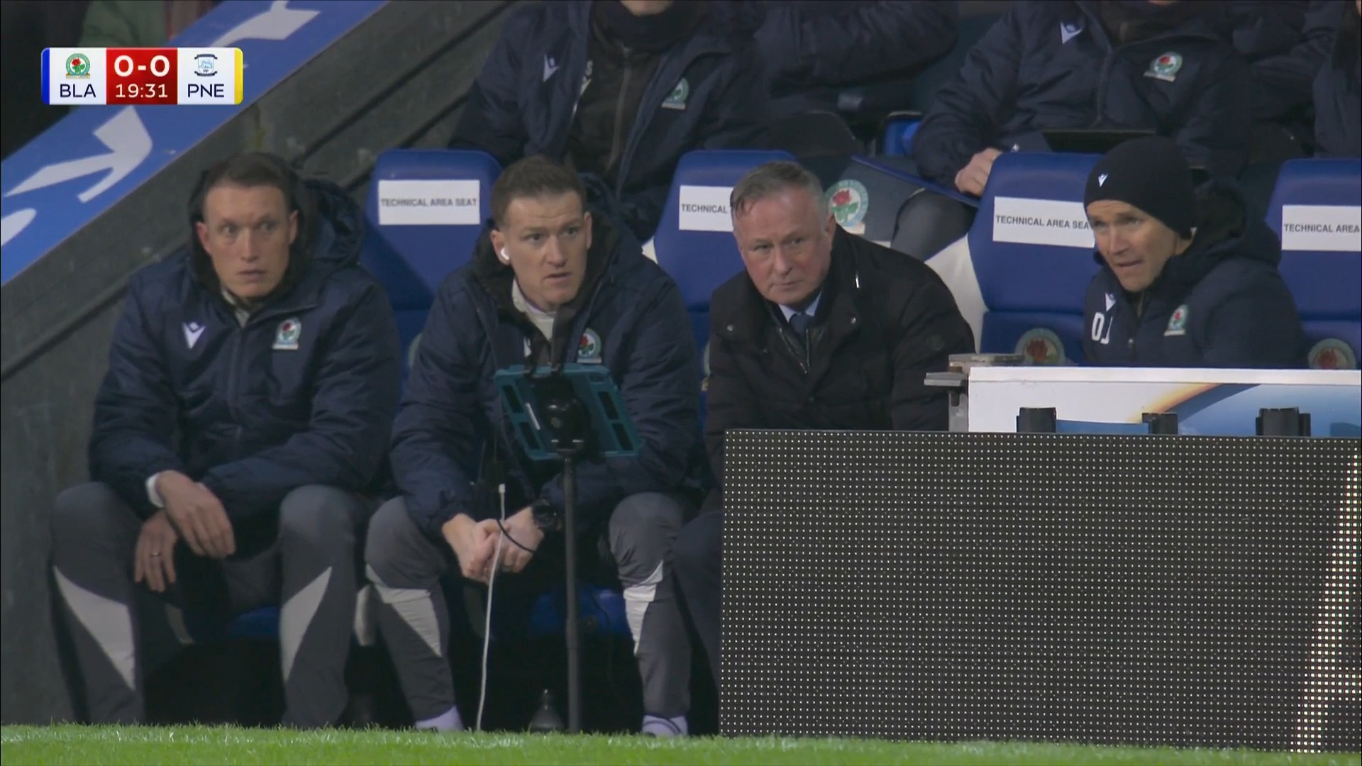 Τι κάνει ο Φιλ Τζόουνς στους πανηγυρισμούς της Μπλάκμπερν; Η εξέλιξη που… λίγοι είχαν παρατηρήσει! Τι κάνει ο Φιλ Τζόουνς στους πανηγυρισμούς της Μπλάκμπερν; Η εξέλιξη που… λίγοι είχαν παρατηρήσει!