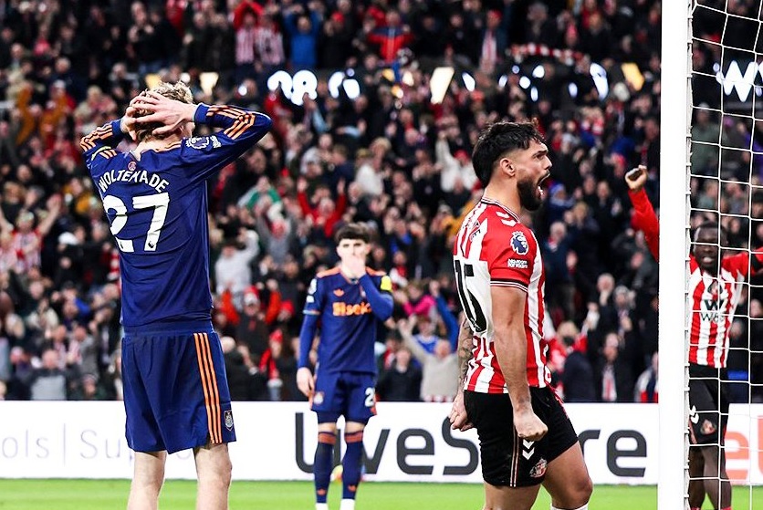 Η στιγμή της απόλυτης παράνοιας στο «Στάδιο του Φωτός»: Το σφύριγμα της λήξης, οι ιαχές, το ξέσπασμα ομάδας και κόσμου! (vid) Η στιγμή της απόλυτης παράνοιας στο «Στάδιο του Φωτός»: Το σφύριγμα της λήξης, οι ιαχές, το ξέσπασμα ομάδας και κόσμου! (vid)