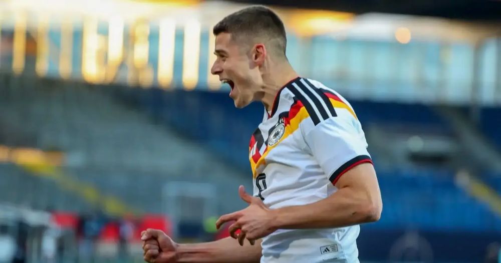 Πάει για μεταγραφή… έκπληξη η Άρσεναλ με επιθετικό «κανόνι», συμπαίκτη του Χρήστου Τζόλη! Πάει για μεταγραφή… έκπληξη η Άρσεναλ με επιθετικό «κανόνι», συμπαίκτη του Χρήστου Τζόλη!