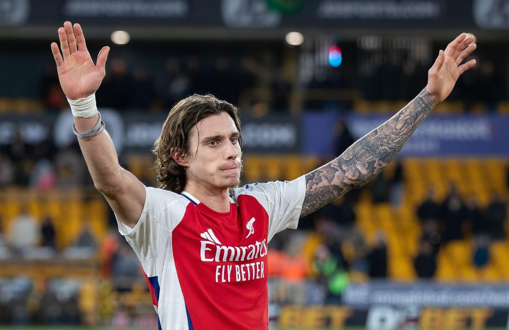     :    Premier League, ...     !