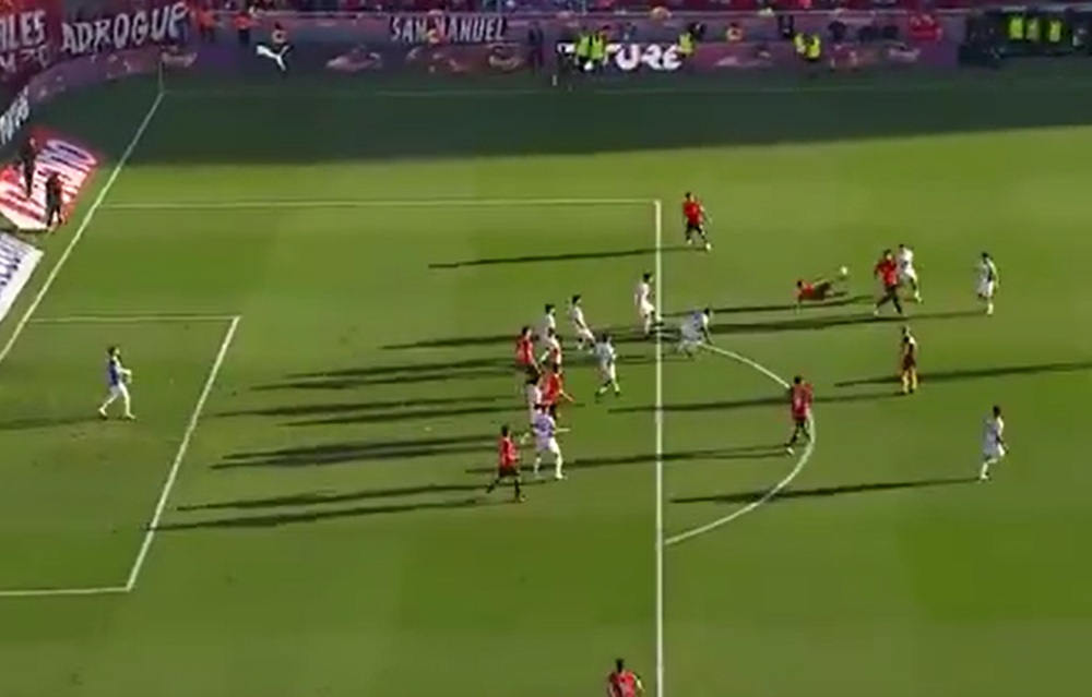 Ο Ράις... έχασε το βραβείο, αλλά κι εκείνος θα χειροκροτούσε το κορυφαίο γκολ του 2025 (vid) Ο Ράις... έχασε το βραβείο, αλλά κι εκείνος θα χειροκροτούσε το κορυφαίο γκολ του 2025 (vid)