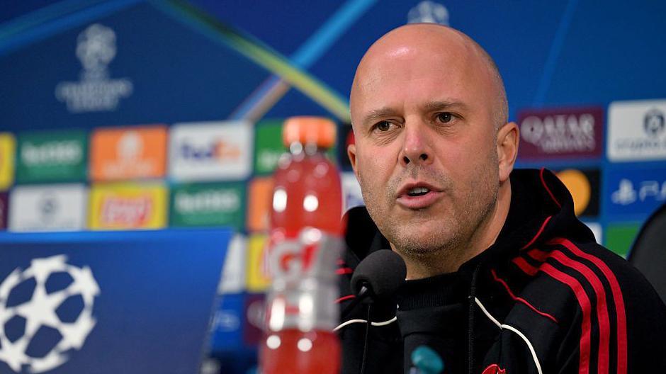 Σλοτ: «Καλύτερα να επικεντρωθούμε στους παρόντες, όχι σε αυτούς που… λείπουν!» Σλοτ: «Καλύτερα να επικεντρωθούμε στους παρόντες, όχι σε αυτούς που… λείπουν!»