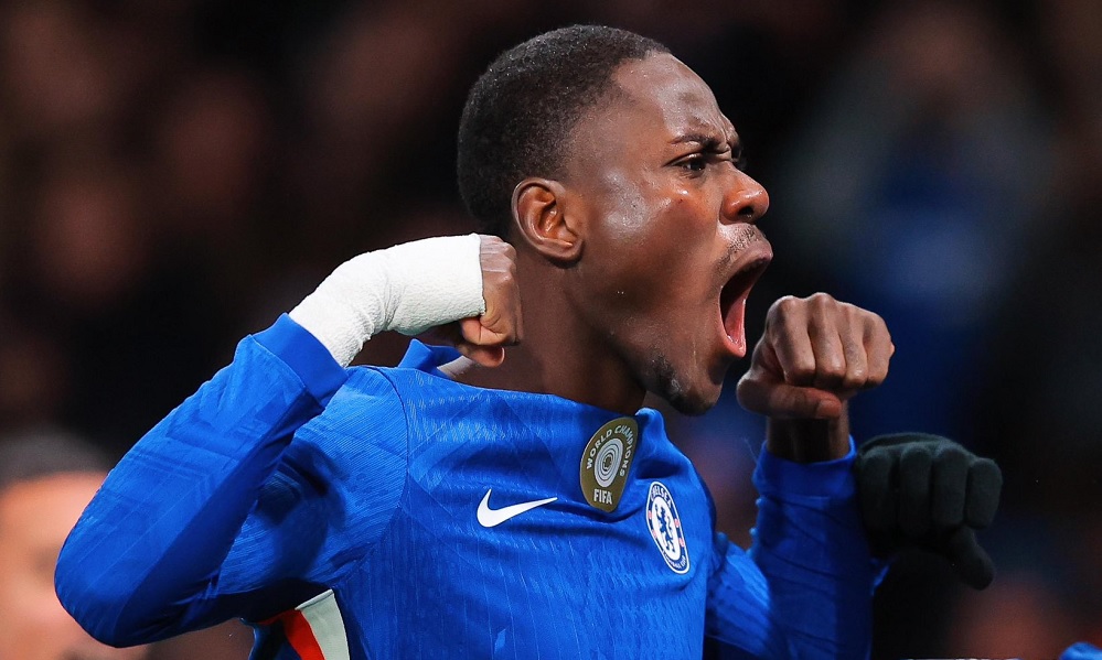 Ο Τσάλομπα έκανε… επίδειξη δύναμης και με το «σουβενίρ» στο ζυγωματικό από αγκωνιά! Ο Τσάλομπα έκανε… επίδειξη δύναμης και με το «σουβενίρ» στο ζυγωματικό από αγκωνιά!