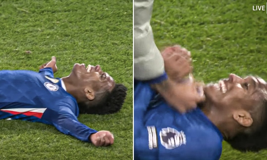 Ο πρώτος που έτρεξε στον Εστεβάο με τη λήξη του ντέρμπι... τον τάραξε! (vid) Ο πρώτος που έτρεξε στον Εστεβάο με τη λήξη του ντέρμπι... τον τάραξε! (vid)