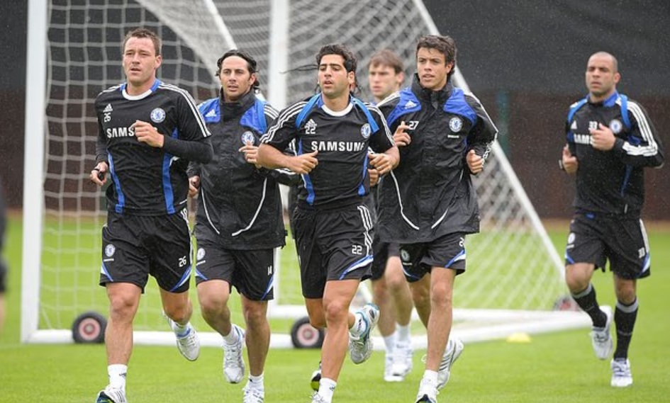 Ο πιο αθόρυβος παίκτης, αλλά και ο μεγαλύτερος μπελάς στην Τσέλσι: «Έκανε τον Σεφτσένκο να του ρίξει μπουνιές»! Ο πιο αθόρυβος παίκτης, αλλά και ο μεγαλύτερος μπελάς στην Τσέλσι: «Έκανε τον Σεφτσένκο να του ρίξει μπουνιές»!