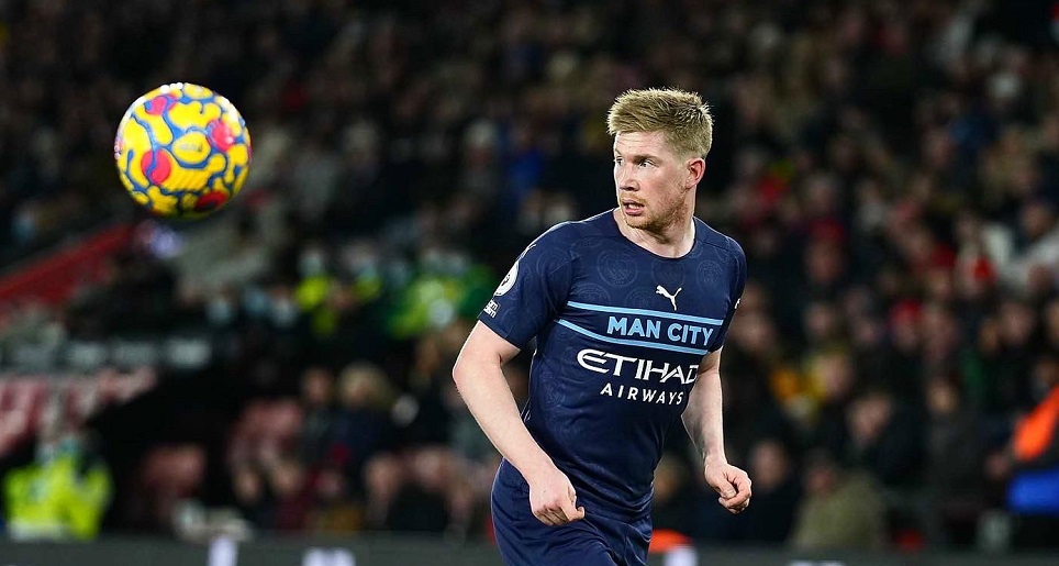 Ο Ντε Μπρόινε έγινε ταχύτερος assist-man και από τον Ντέιβιντ Μπέκαμ στην Πρέμιερ (vid) Ο Ντε Μπρόινε έγινε ταχύτερος assist-man και από τον Ντέιβιντ Μπέκαμ στην Πρέμιερ (vid)