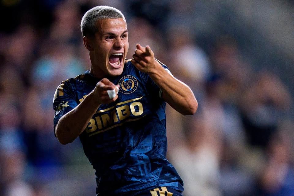 Το wonderkid που έχει κλείσει η Μάντσεστερ Σίτι... τρελαίνει το MLS στα 16 του! (vid) Το wonderkid που έχει κλείσει η Μάντσεστερ Σίτι... τρελαίνει το MLS στα 16 του! (vid)
