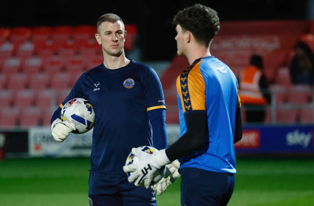 Επέστρεψε στις ρίζες και εξέπληξε άπαντες: Ο Χαρτ έγινε για μια βραδιά προπονητής τερματοφυλάκων! Επέστρεψε στις ρίζες και εξέπληξε άπαντες: Ο Χαρτ έγινε για μια βραδιά προπονητής τερματοφυλάκων!