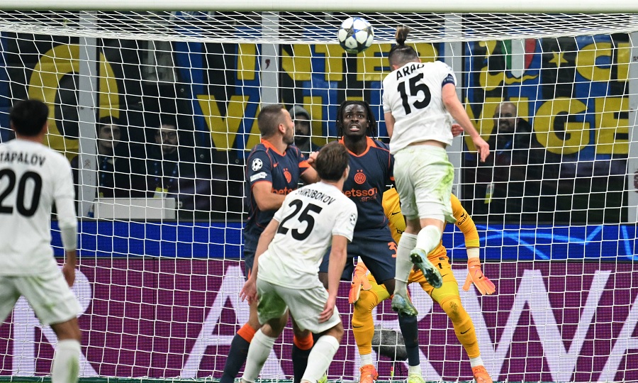 Οι φίλοι της Άρσεναλ πανηγύρισαν γκολ της Καϊράτ και το «μηδέν» της ανήκει και στο Champions League! Οι φίλοι της Άρσεναλ πανηγύρισαν γκολ της Καϊράτ και το «μηδέν» της ανήκει και στο Champions League!