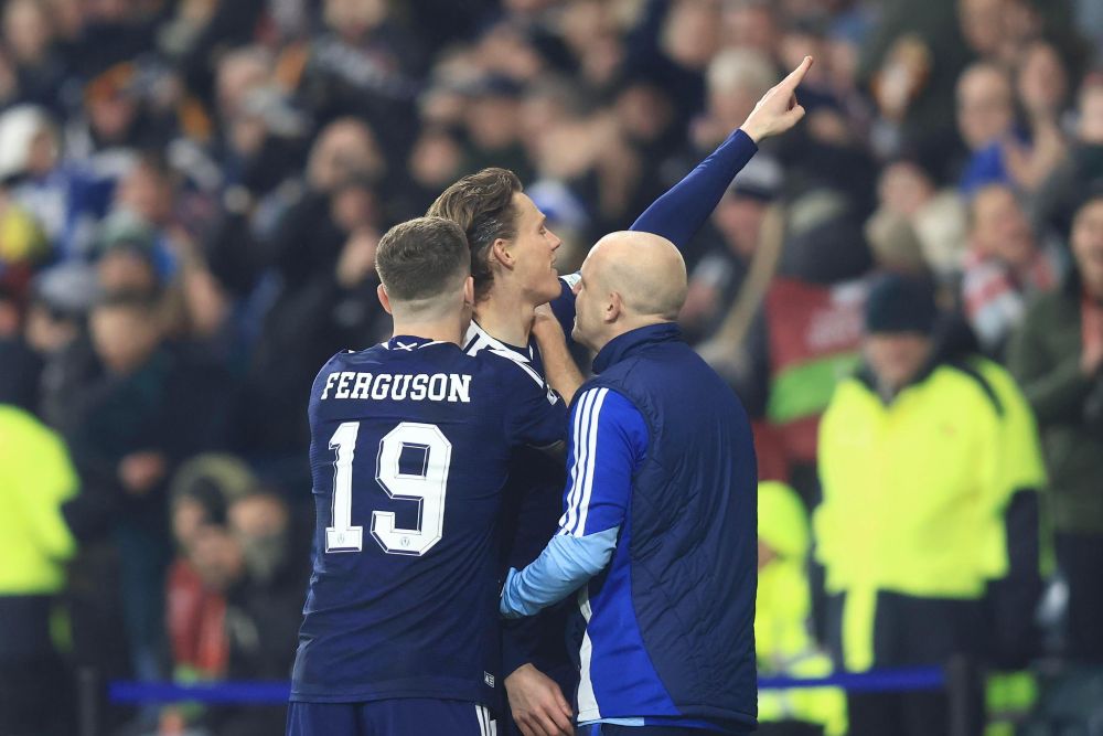 «Πού είναι;»: Ο ΜακΤόμινεϊ σκόραρε ένα απΆ τα γκολ της σεζόν, αλλά έτρεξε αμέσως στις κερκίδες, γιατί είχε... λόγο! (vid) «Πού είναι;»: Ο ΜακΤόμινεϊ σκόραρε ένα απΆ τα γκολ της σεζόν, αλλά έτρεξε αμέσως στις κερκίδες, γιατί είχε... λόγο! (vid)