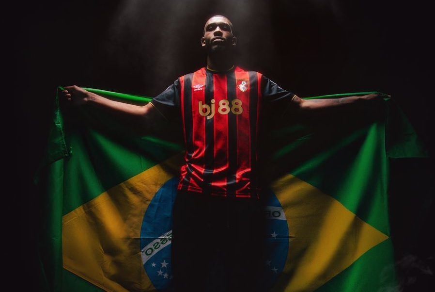 «Φέρνει το καρναβάλι στην Ευρώπη»: Πήρε άμεσα και συμπαίκτη για τον Μανδά η Μπόρνμουθ! (vid) «Φέρνει το καρναβάλι στην Ευρώπη»: Πήρε άμεσα και συμπαίκτη για τον Μανδά η Μπόρνμουθ! (vid)