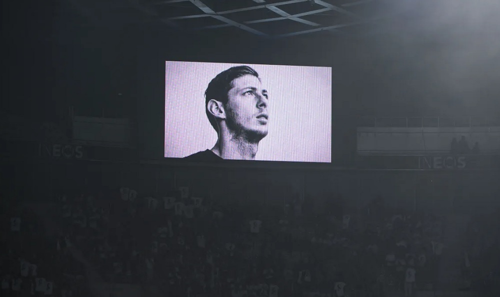 Η Κάρντιφ διεκδικούσε 120 εκατ. για τον αδικοχαμένο Σάλα και τελικά θα… πληρώσει κι από πάνω! Η Κάρντιφ διεκδικούσε 120 εκατ. για τον αδικοχαμένο Σάλα και τελικά θα… πληρώσει κι από πάνω!