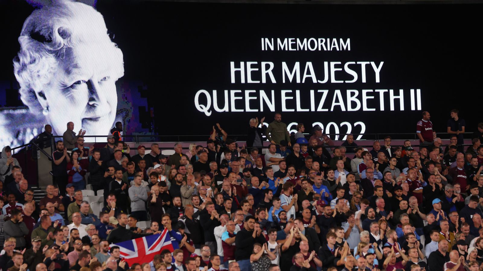 Αναβλήθηκε η 7η αγωνιστική της Premier League λόγω του θανάτου της Βασίλισσας Ελισάβετ Αναβλήθηκε η 7η αγωνιστική της Premier League λόγω του θανάτου της Βασίλισσας Ελισάβετ
