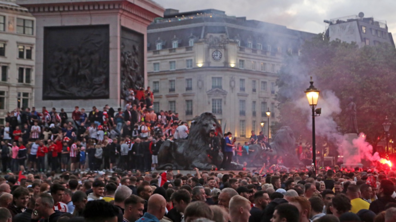   40.000     Trafalgar Square! (vid)