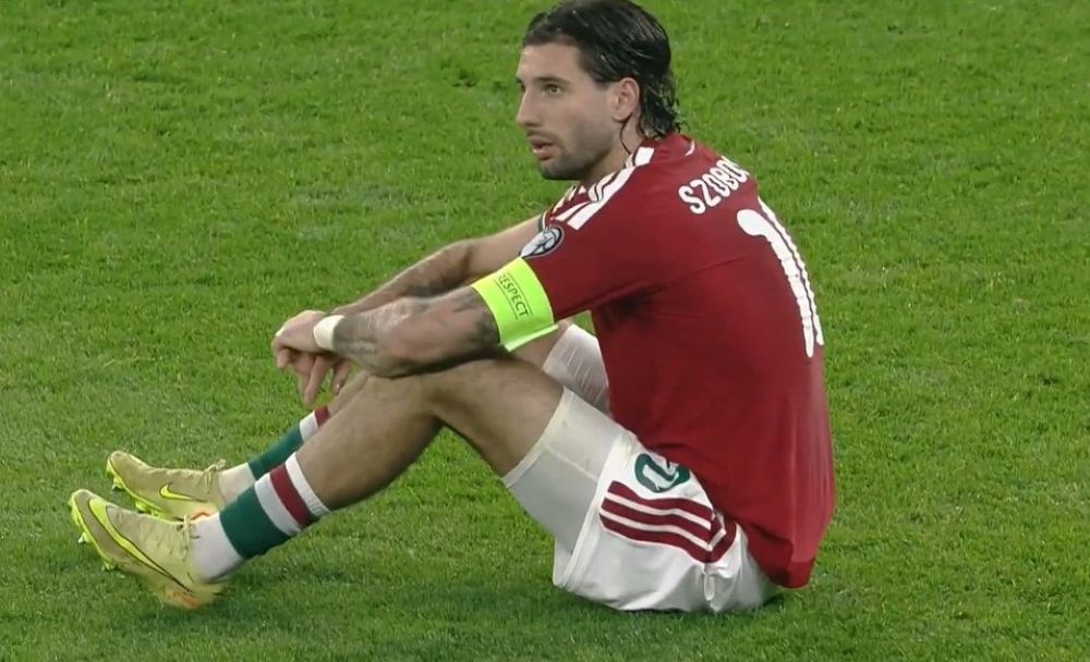 Όταν επτά λέξεις τα λένε όλα: Περίλυπος ο Σόμποσλαϊ στην κάμερα της ουγγρικής τηλεόρασης (vid) Όταν επτά λέξεις τα λένε όλα: Περίλυπος ο Σόμποσλαϊ στην κάμερα της ουγγρικής τηλεόρασης (vid)