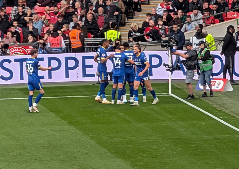 Η Γουίμπλεντον ξανά στη League One, έγινε… εφιάλτης όλη η σεζόν για Γουόλσολ! Η Γουίμπλεντον ξανά στη League One, έγινε… εφιάλτης όλη η σεζόν για Γουόλσολ!