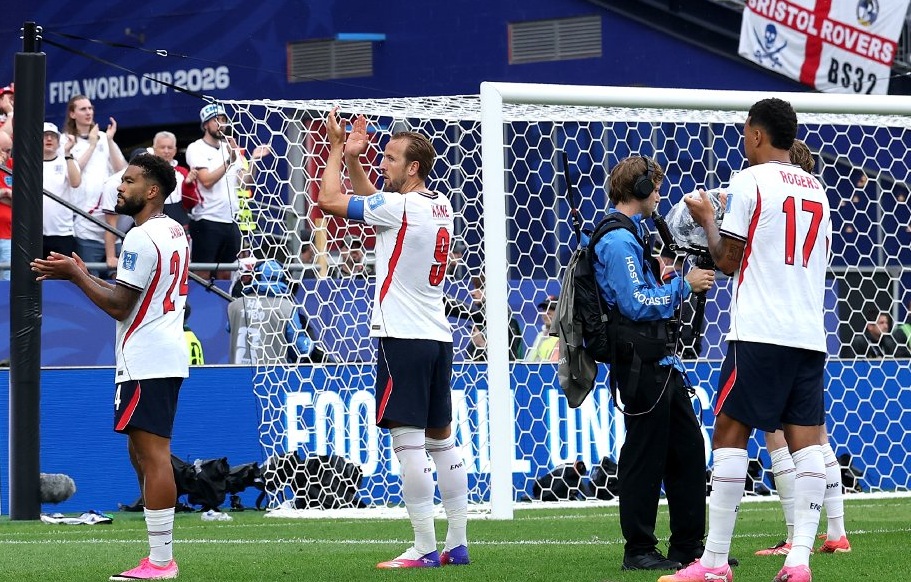 Η «παράδοση» του 0-0 συνεχίστηκε για τους Άγγλους, γιατί… αυτά είναι τα Μουντιάλ τους! Η «παράδοση» του 0-0 συνεχίστηκε για τους Άγγλους, γιατί… αυτά είναι τα Μουντιάλ τους!