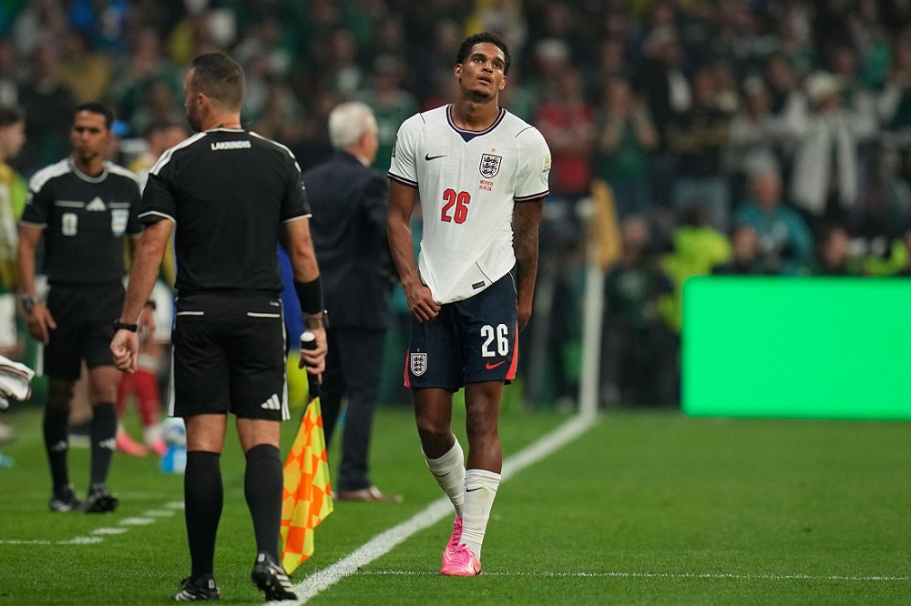 Εναντιώθηκε στην τιμωρία προς τον Κουάνσα η FA, αλλά έκανε… μια τρύπα στο νερό 