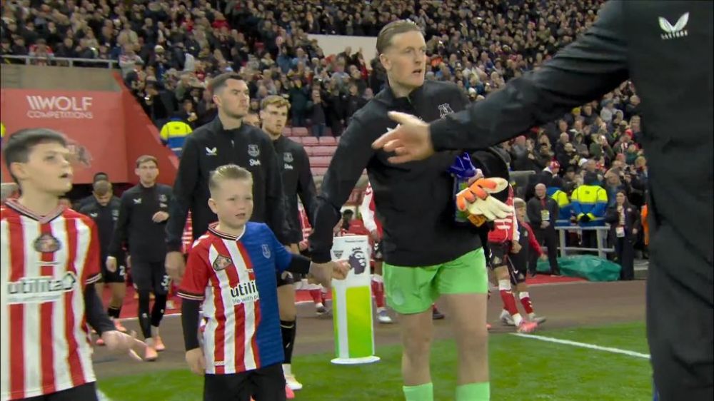 Σάντερλαντ ή Έβερτον; Ο Πίκφορντ δεν «ξεχωρίζει» και το έδειξε στην... εμφάνιση του γιου του!  Σάντερλαντ ή Έβερτον; Ο Πίκφορντ δεν «ξεχωρίζει» και το έδειξε στην... εμφάνιση του γιου του!