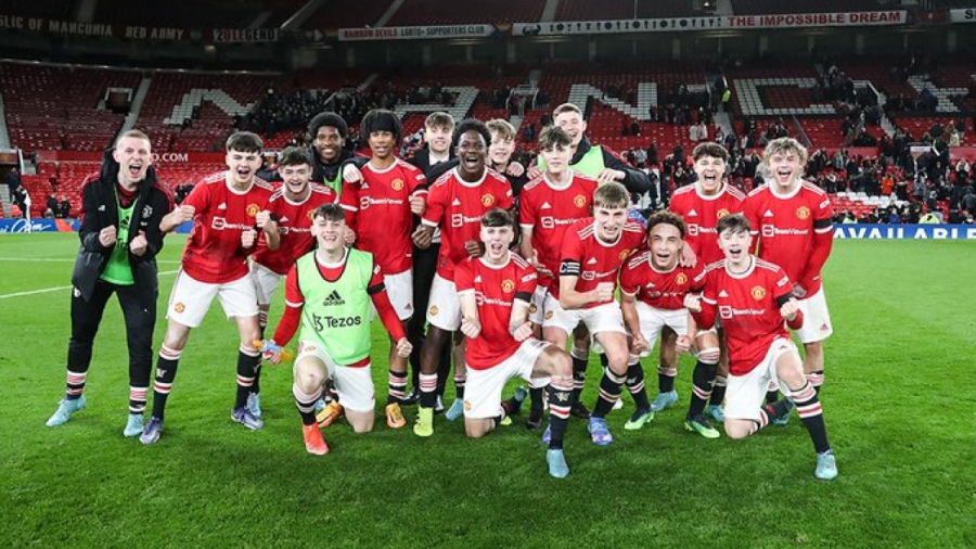  :      FA Youth Cup,  38.000 !
