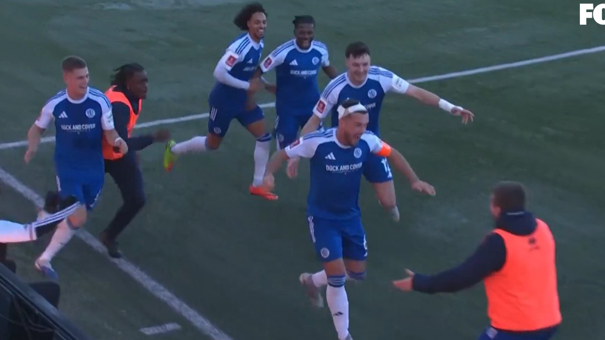 Απίθανες στιγμές στο FA Cup, προηγείται η ομάδα της 6ης κατηγορίας απέναντι στην Πάλας! (pic) Απίθανες στιγμές στο FA Cup, προηγείται η ομάδα της 6ης κατηγορίας απέναντι στην Πάλας! (pic)