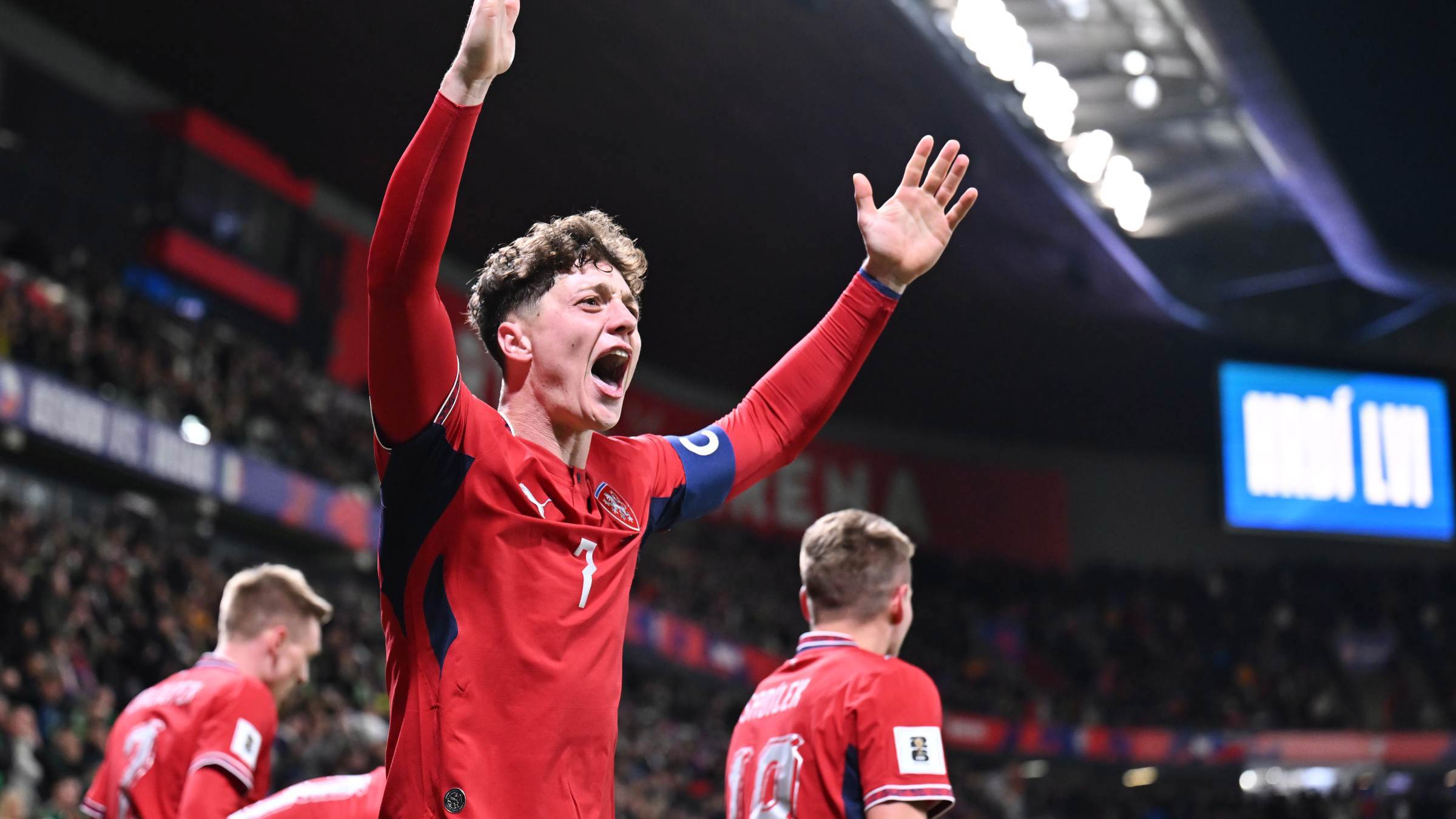 Δύο παρατάσεις, πέναλτι, VAR και ένας στόπερ της Γουλβς, έστειλαν την Τσεχία στο Μουντιάλ, 20 χρόνια μετά! Δύο παρατάσεις, πέναλτι, VAR και ένας στόπερ της Γουλβς, έστειλαν την Τσεχία στο Μουντιάλ, 20 χρόνια μετά!