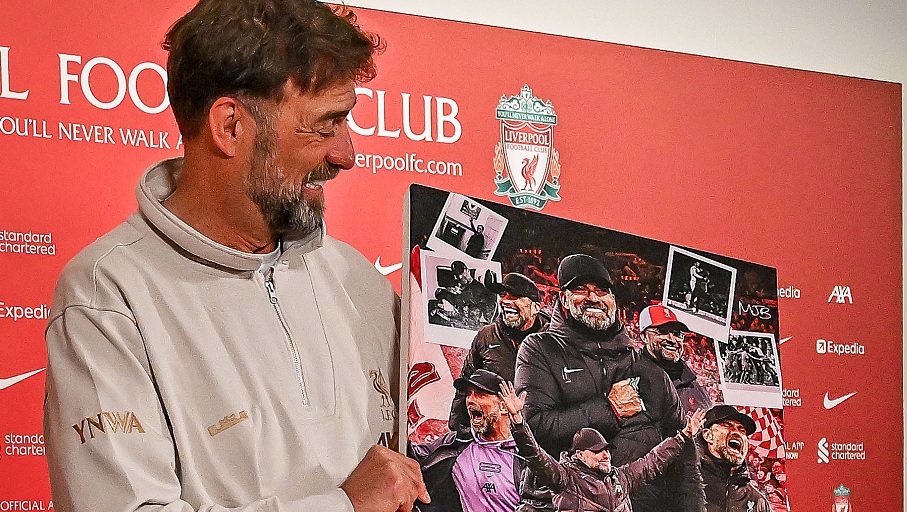 Το μήνυμα αγάπης του Κλοπ μέσω της Liverpool Echo: «Για πάντα κόκκινος, αυτή η πόλη σε αγκαλιάζει» Το μήνυμα αγάπης του Κλοπ μέσω της Liverpool Echo: «Για πάντα κόκκινος, αυτή η πόλη σε αγκαλιάζει»