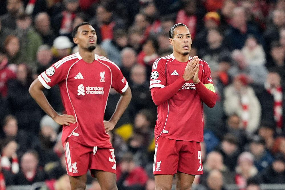 Η Λίβερπουλ σε... κρίση: Οδυνηρή ήττα από την Αϊντχόφεν μέσα στο «Άνφιλντ»! Η Λίβερπουλ σε... κρίση: Οδυνηρή ήττα από την Αϊντχόφεν μέσα στο «Άνφιλντ»!