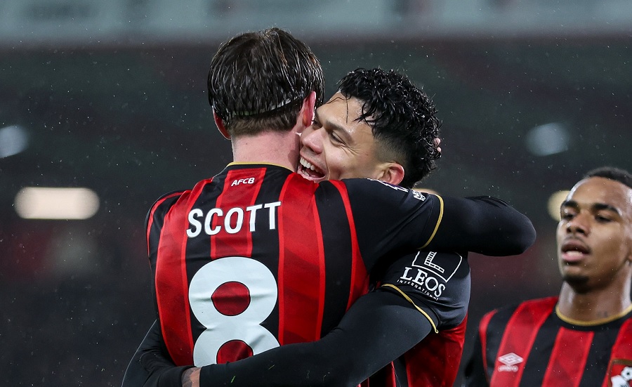 Σοκαριστικό 7λεπτο για Λίβερπουλ, πίσω με 2-0 από την Μπόρνμουθ! Σοκαριστικό 7λεπτο για Λίβερπουλ, πίσω με 2-0 από την Μπόρνμουθ!