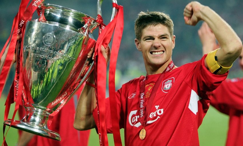 Κανείς σαν τον Stevie G: Ο κόσμος της Λίβερπουλ ανέδειξε τον Τζέραρντ ως κορυφαίο όλων των εποχών! (vid)