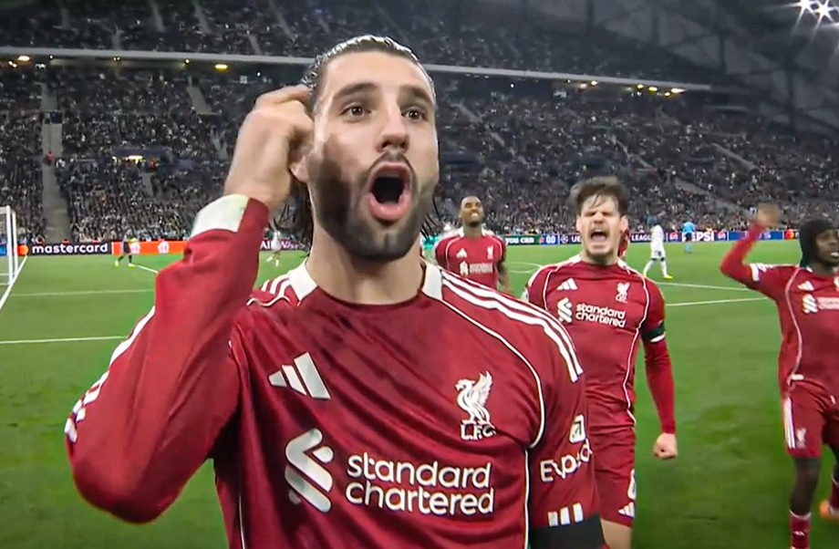 MVP και... διαβασμένος ο Σόμποσλαϊ: Η ερμηνεία του πανηγυρισμού του στο «Βελοντρόμ»! (vid) MVP και... διαβασμένος ο Σόμποσλαϊ: Η ερμηνεία του πανηγυρισμού του στο «Βελοντρόμ»! (vid)