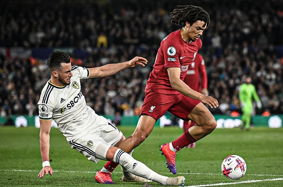 Η άνεση του deep – lying playmaker, Αλεξάντερ – Άρνολντ (vid) Η άνεση του deep – lying playmaker, Αλεξάντερ – Άρνολντ (vid)