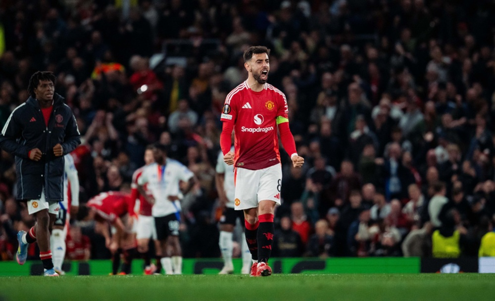 Ο Μπρούνο βγαίνει στις προπονήσεις και... δίνει οδηγίες: «Μπορεί να θέλει τη θέση μου»! Ο Μπρούνο βγαίνει στις προπονήσεις και... δίνει οδηγίες: «Μπορεί να θέλει τη θέση μου»!