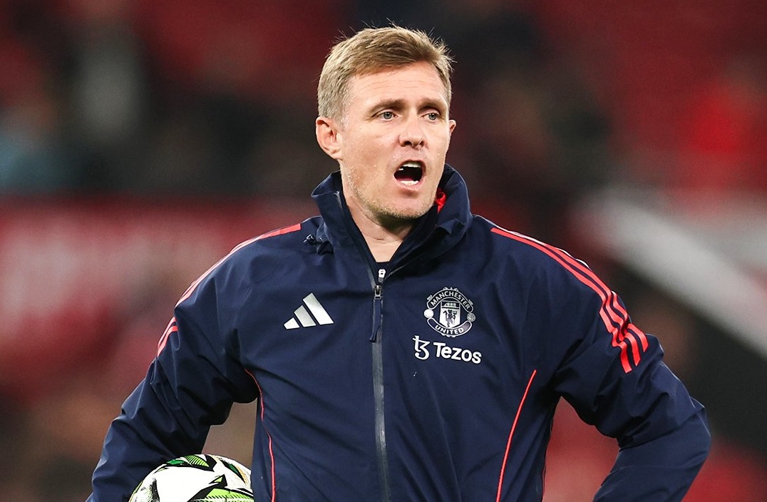 Τρία ονόματα, πολλές σκέψεις: Οι επαφές που κάνει η Γιουνάιτεντ για τον πάγκο Τρία ονόματα, πολλές σκέψεις: Οι επαφές που κάνει η Γιουνάιτεντ για τον πάγκο