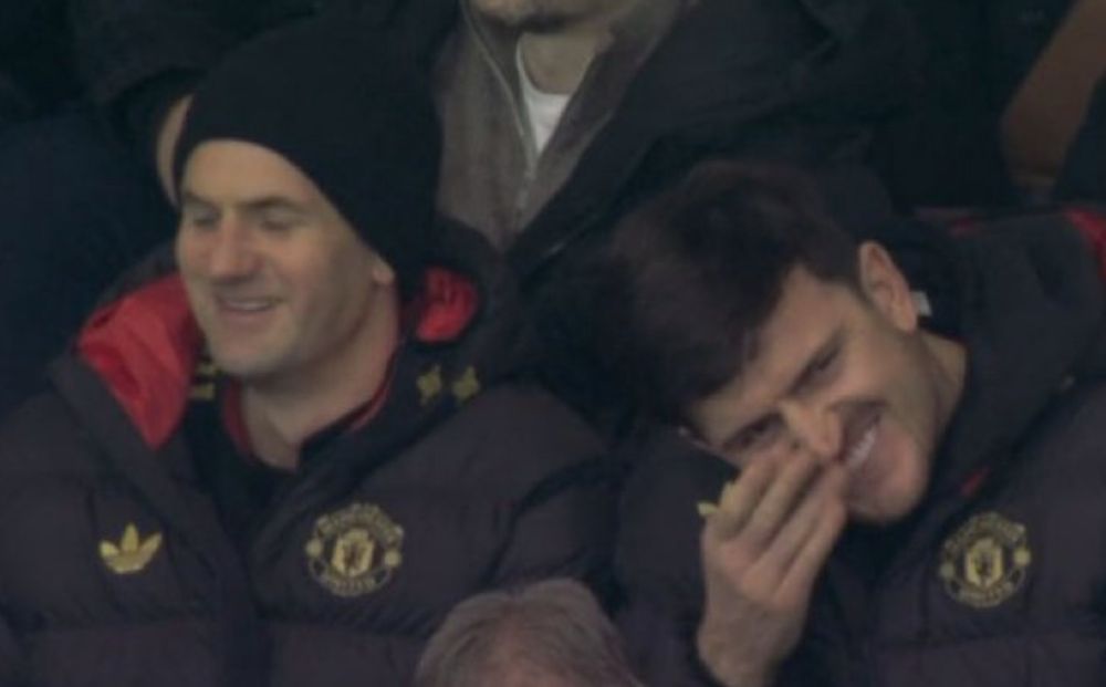 Χίτον και Μαγκουάιρ γέλαγαν και συζήταγαν, όσο η Μάντσεστερ Γιουνάιτεντ έχανε από την Μπόρνμουθ! Χίτον και Μαγκουάιρ γέλαγαν και συζήταγαν, όσο η Μάντσεστερ Γιουνάιτεντ έχανε από την Μπόρνμουθ!