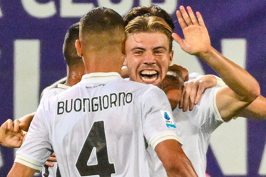 Είναι αλήθεια: Έφυγε, έκανε κίνηση κανονικού φορ και σκόραρε ο Χόιλουντ (vid)  Είναι αλήθεια: Έφυγε, έκανε κίνηση κανονικού φορ και σκόραρε ο Χόιλουντ (vid)