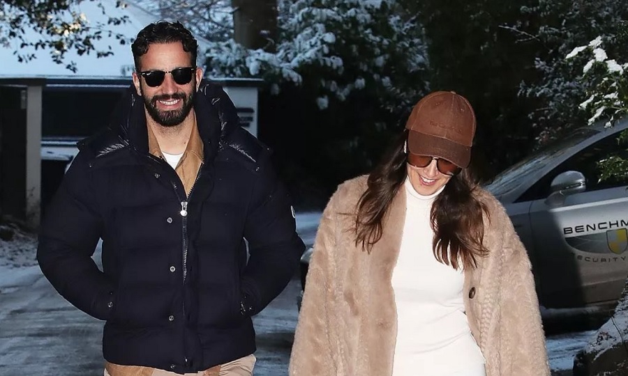 Χαμογελαστός, παρέα με τη σύζυγό του μετά την απόλυση ο Αμορίν! Χαμογελαστός, παρέα με τη σύζυγό του μετά την απόλυση ο Αμορίν!