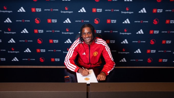 H Γιουνάιτεντ τράβηξε στο Μάντσεστερ τον wonderkid εξτρέμ της Τότεναμ! H Γιουνάιτεντ τράβηξε στο Μάντσεστερ τον wonderkid εξτρέμ της Τότεναμ!