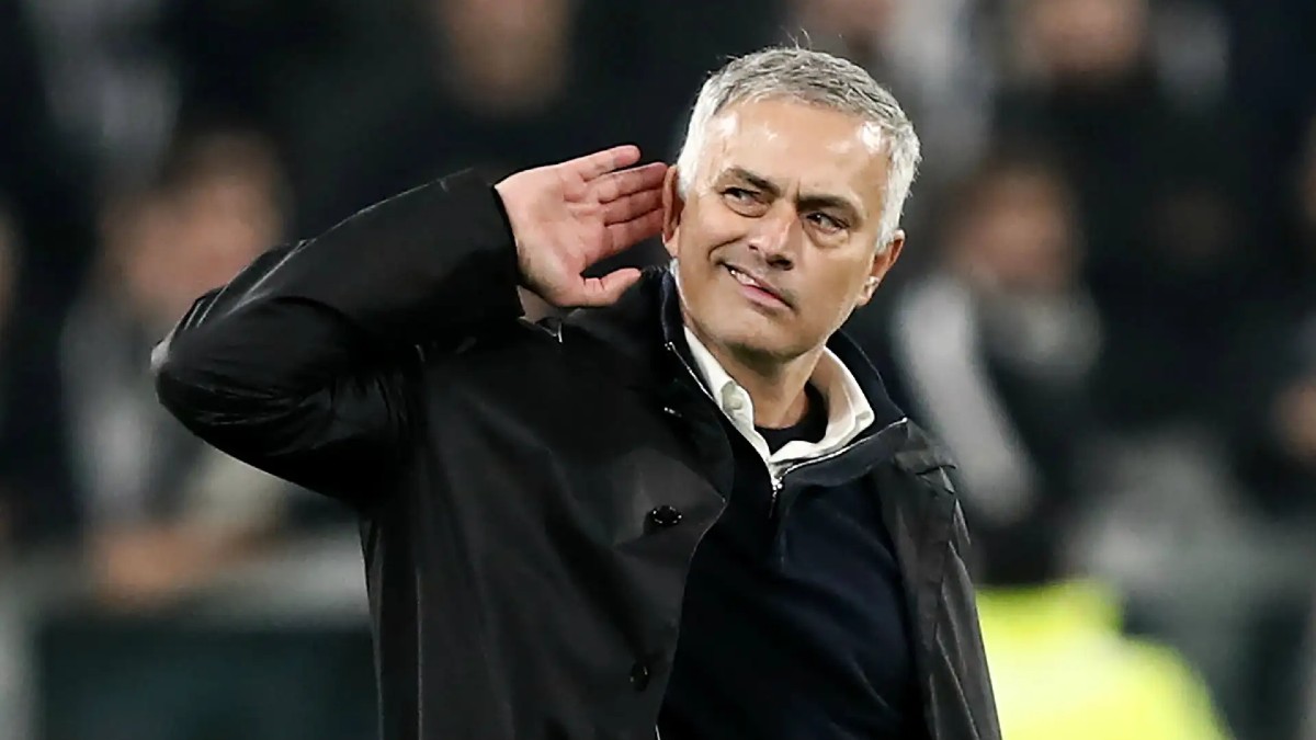 Τα… γυρίζει ο Μουρίνιο; Είπε για την Premier League, τώρα σκέφτεται για εθνικές ομάδες! Τα… γυρίζει ο Μουρίνιο; Είπε για την Premier League, τώρα σκέφτεται για εθνικές ομάδες!