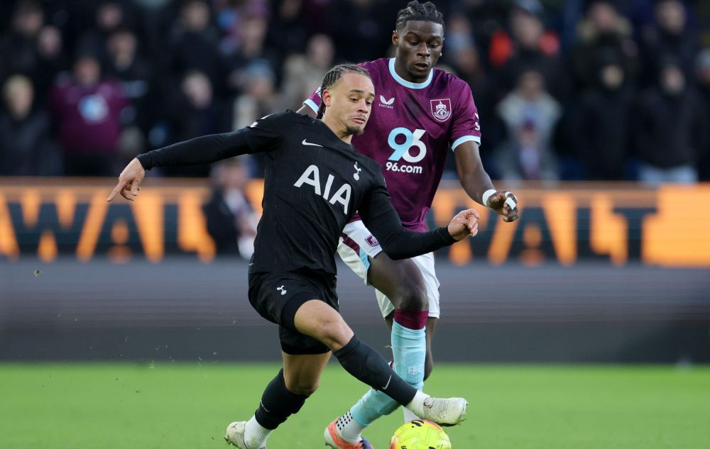 «Γλύτωσε» στο φινάλε τη... σφαλιάρα, αλλά η Τότεναμ «στραβοπάτησε» ξανά στην Premier League! «Γλύτωσε» στο φινάλε τη... σφαλιάρα, αλλά η Τότεναμ «στραβοπάτησε» ξανά στην Premier League!