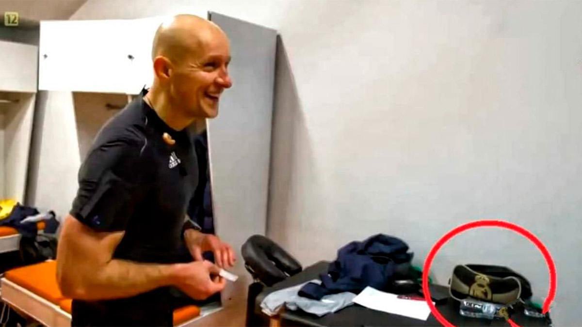 Ο κόσμος της Μπαρτσελόνα βρήκε τσάντα της… Ρεάλ δίπλα στον Μαρτσίνιακ και τον «κατηγορεί» για τον ημιτελικό! (vid) Ο κόσμος της Μπαρτσελόνα βρήκε τσάντα της… Ρεάλ δίπλα στον Μαρτσίνιακ και τον «κατηγορεί» για τον ημιτελικό! (vid)